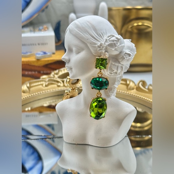 🆕 OSCAR DE LA RENTA 🧿 NWOT Claudia Crystal Drop Earrings, Emerald Multi - Picture 8 of 16